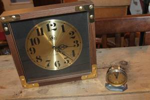 lot 2640 image: Lot of Clocks untested