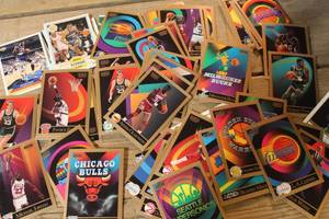 lot 2645 image: Vintage Basketball Trading Cards