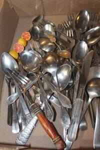 lot 2649 image: Flat of Silverware
