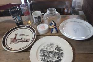 lot 2673 image: Vintage Plates, Elvis Cups and More
