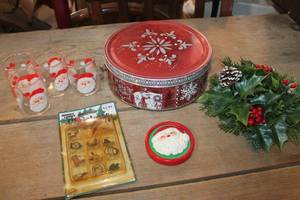 lot 2693 image: Santa Candle Holders and More