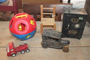 lot 2696 image: Vintage Tupperware Toy, Bank and More