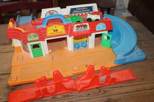 Vintage Fisher Price Main Street