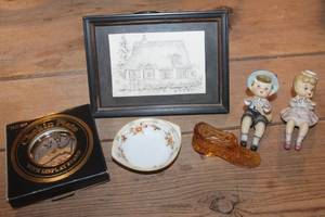lot 2722 image: Vintage Figurines and More