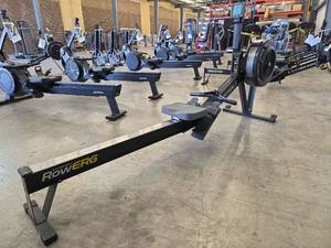 lot 1022 image: Concept 2 Row Erg Rowing Machine With A Display Screen - Model PM5
