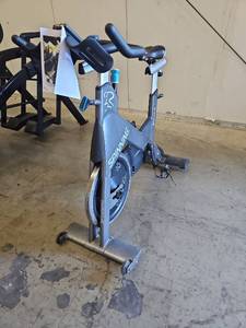 lot 1059 image: Spinning Spinner Shift Bike