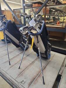 lot 1093 image: Golf Club Set with Stand Bag