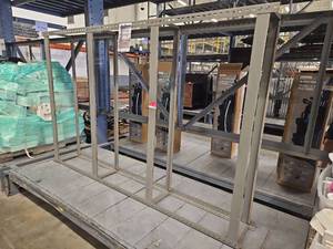 lot 1119 image: 4 Tier Metal Shelf