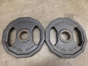 lot 1307 image: Iron Grip 10 LBS Weight Plates - Set of 2
