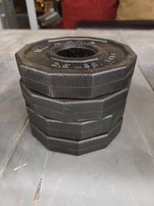 lot 1323 image: Iron Grip 2.5lb Barbell Weight Plates - Set of 4