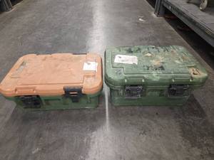lot 1345 image: Cambro UPCS160 and UPCS180 Insulated Food Storage Container - Set of 2
