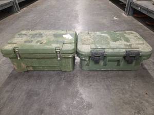 lot 1346 image: Cambro 180MPC and UPCS160 Insulated Food Storage Containers - Set of 2