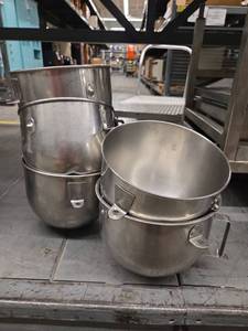 lot 1359 image: Stainless Steel Mixing Bowls - Set of 5