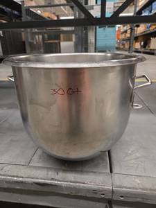 lot 1364 image: 30 Qt Mixing Bowl with Handles