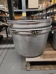 lot 1367 image: Alluminum 10-GAL Cooking Pots With 12 Quart Pot