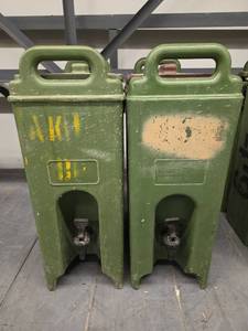 lot 1372 image: Cambro 500LCD Green Insulated Beverage Dispensers - Set of 2