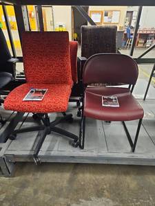 lot 4002 image: 3- Assorted Rolling Chairs and 1 - Stationary Chair