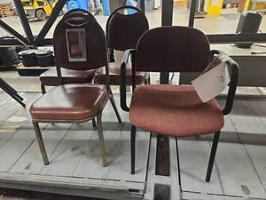 lot 4008 image: 4 - Stationary Chairs