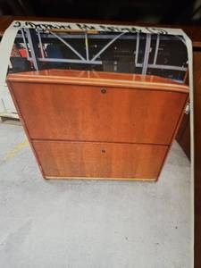 lot 4014 image: 2 - Wooden 2 Drawer File Cabinets