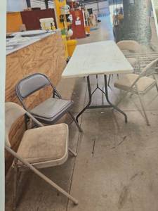 lot 4024 image: Folding Table and 3 Assorted Chairs - 4-Piece Lot