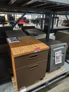 lot 4079 image: Lot of Filing Cabinets