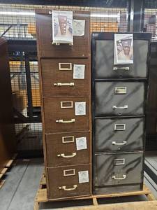 lot 4112 image: 5 Drawer Wooden Cabinet and 4 Metal Drawer