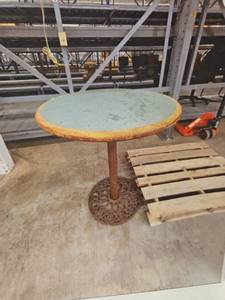 lot 4133 image: 36in Table Top Bar Height