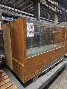 lot 4138 image: 2 - Glass Display Cabinets&nbsp