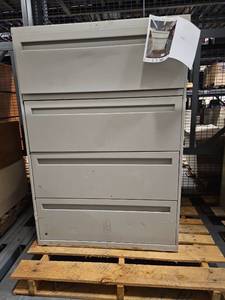 lot 4143 image: 4 Drawer File Cabinet
