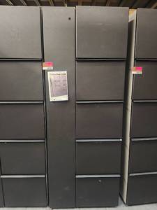 lot 4150 image: 1 - Metal Storage Cabinet 5-Drawers and Storage Space