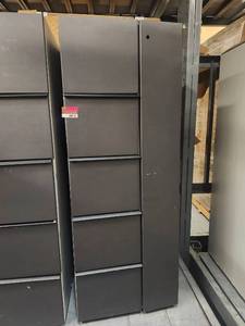 lot 4151 image: 1 - Metal Storage Cabinet 5-Drawers and Storage Space