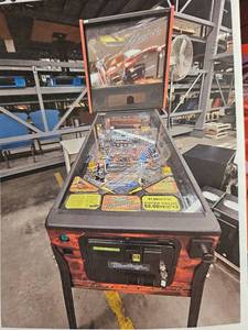 lot 4164 image: Stern Mustang Pinball