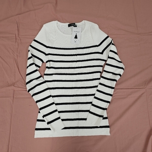lot 4074 image: ZESICA Womens Fall Striped Sweaters Long Sleeve Crew Neck Shirts Color Block Lightweight Pullover Tops Ivory with Black Stripes XL