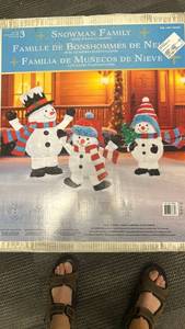 lot 13052 image: Snowman Family with Twinkle Lights Set of 3 LED Figures 1784902