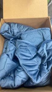 lot 10050 image: home reflections micromink pin-sonic loveseat cover dark blue - Retail $0
