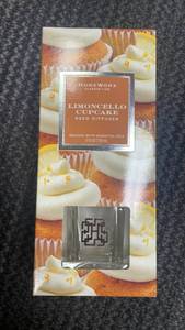 lot 10054 image: 12mL photoreal reed stick diffuser limoncello cupcake - Retail $0
