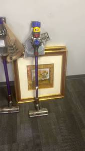 lot 10094 image: Dyson V8 Animal Cordless Vacuum Cleaner - Retail $0