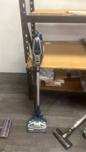 lot 10096 image: Bissell CrossWave Wet Dry Vacuum Cleaner - Retail $0