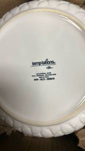 lot 16025 image: Temptations by Tara Carved Willow 32 OZ Bowl PPP-HLD-205618 2 each