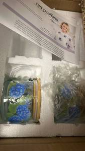 lot 16055 image: Temp-tations Blue Floral Hydrangea Kitchen Textiles Set 2 each