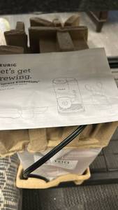 lot 16077 image: Keurig Express Essentials Single Serve Coffee Maker