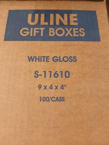 lot 5531 image: Uline White Gloss Gift Boxes S-11610 9x4x4 100-Case