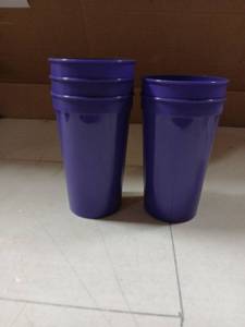 lot 5543 image: Purple Plastic 22 oz Cups Lot of 500 Cups