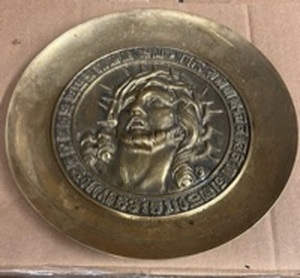 lot 229 image: Decorative Wall Plate