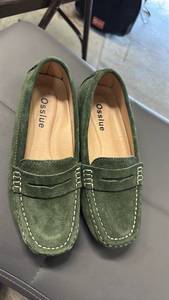 lot 254 image: Osslue Green Suede Penny Loafers Womens Size 5.5-6 - Retail $25