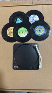 lot 280 image: Cup Holder Record Player with 5PC Vinyl Records as Cup Holders - Retail $20