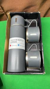 lot 509 image: Stainless Steel Vacuum Flask Set with Cups 500ml - Retail $18