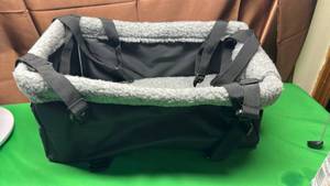 lot 562 image: Pet Car Seat with Safety Harness - Retail $25
