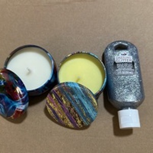 lot 634 image: Decorative Tin Candle Set with Glitter Paint - Retail $18