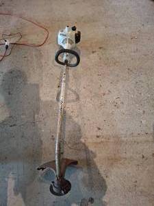 lot 1515 image: STIHL FS 38 String Trimmer